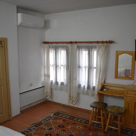 Хотел-Механа Павлова Къща Chiprovtsi Exteriör bild