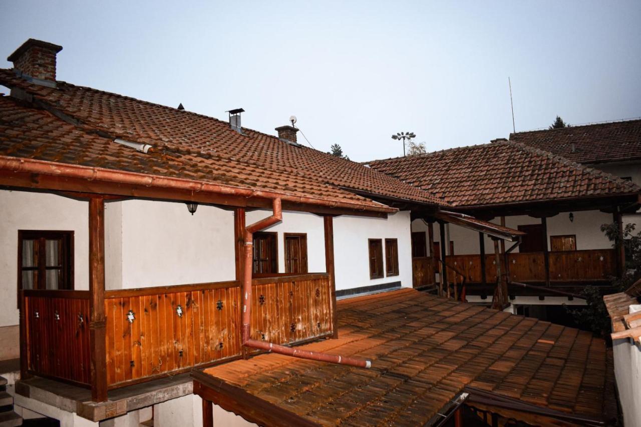 Хотел-Механа Павлова Къща Chiprovtsi Exteriör bild